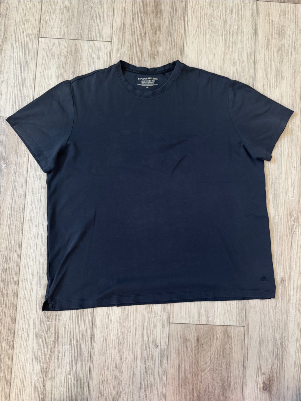 Banana Republic Men’s Crew Neck Tees - Black, Olive, Light Blue, Light Gray - Picture 2 of 7